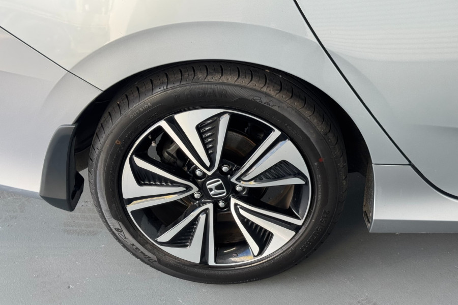 2017 MY16 Honda Civic 10th Gen VTi-LX Sedan Image 16