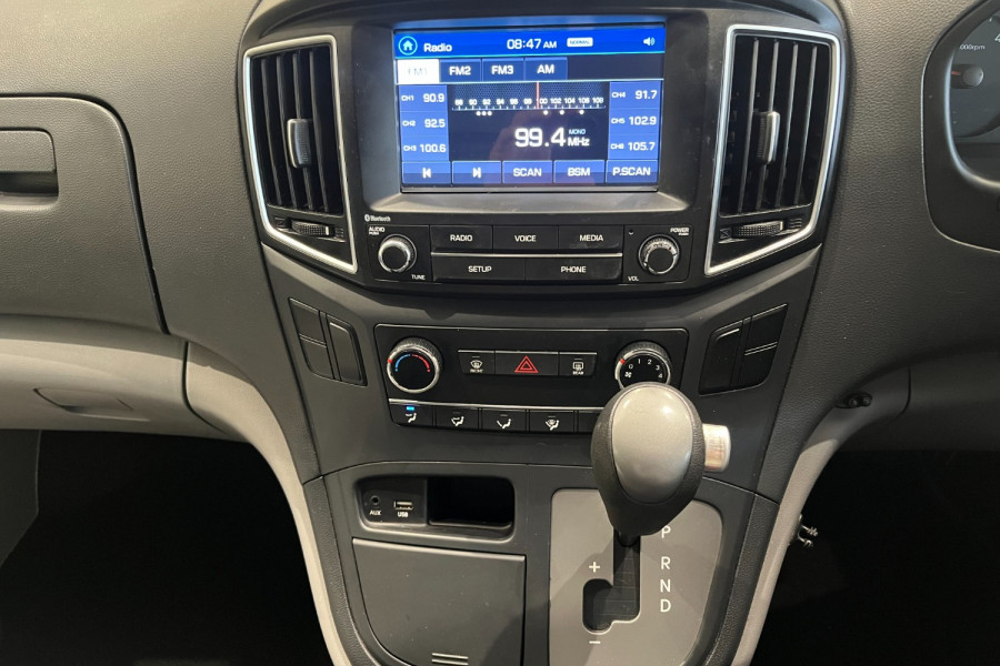 2015 MY16 Hyundai iLoad TQ3-V Series II  Van Image 9