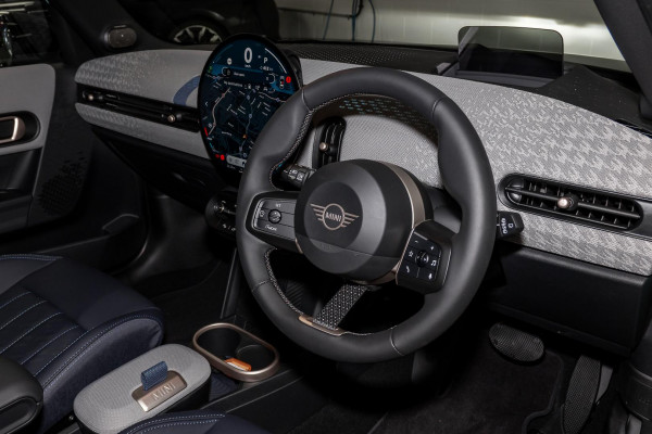 2025 MINI Cooper F65 C Favoured Hatch image 6