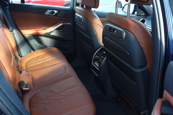 2026 BMW X6 G06 LCI M60i SUV image 7