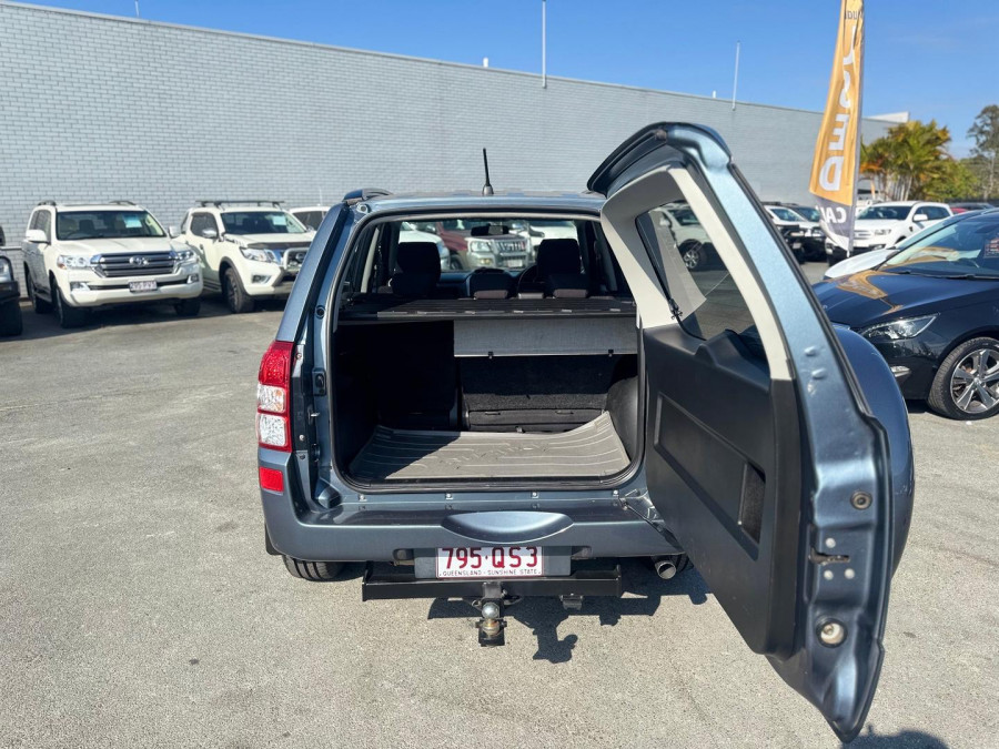 2005 Suzuki Grand Vitara JB  SUV Image 14
