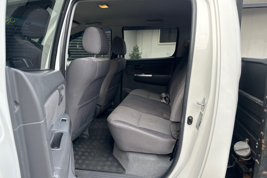 2013 MY14 Toyota HiLux SR5 Double Cab Pickup Image 16
