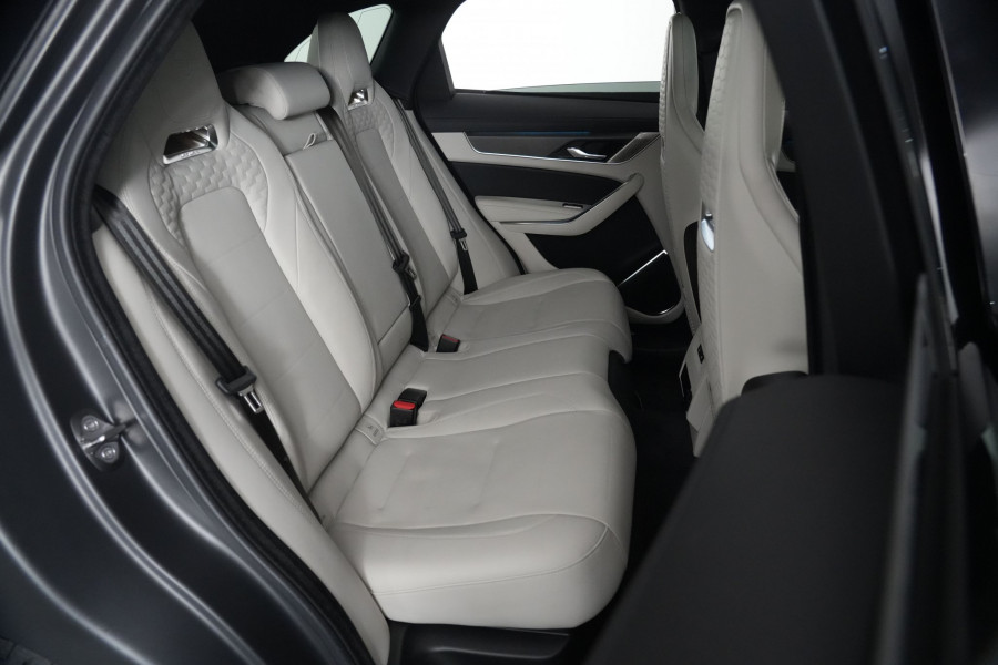 2024 Jaguar F-PACE SVR SUV Image 19