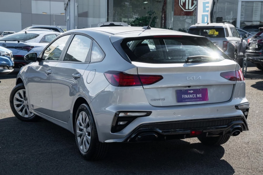 2024 Kia Cerato BD S Hatch Image 2