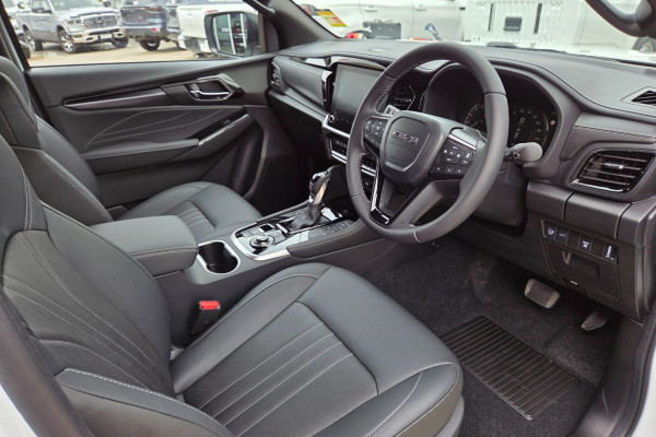 2026 Isuzu MU-X RJ LS-T SUV Image 9