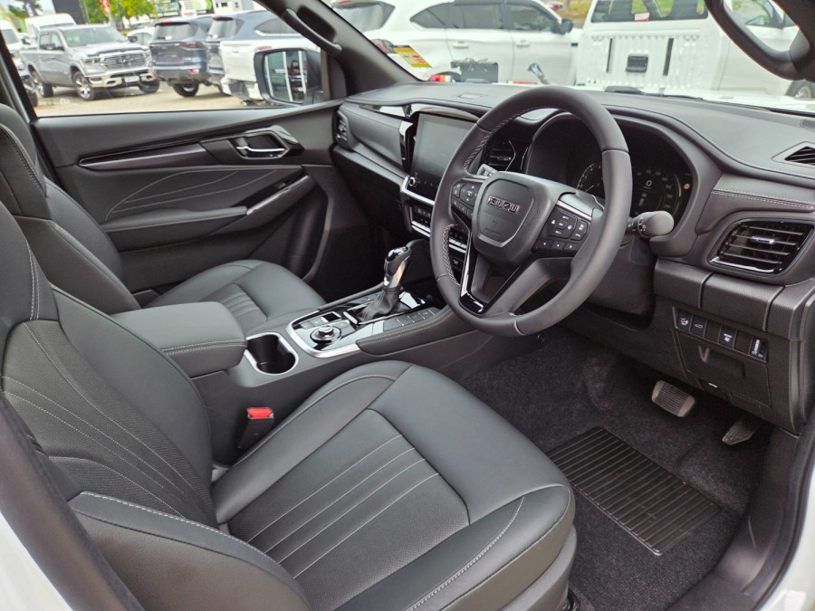 2026 Isuzu MU-X RJ LS-T SUV Image 9