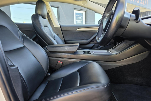 2021 Tesla Model 3  Performance Sedan Image 19