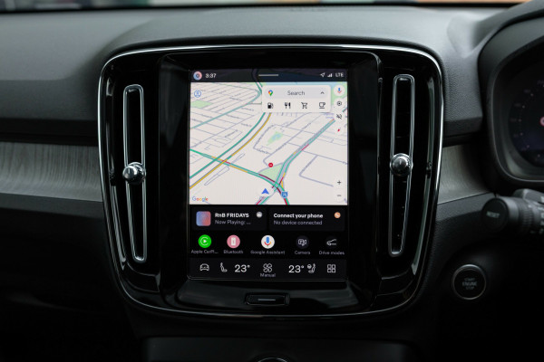 2025 MY26 Volvo XC40 XZ Ultra B4 Dark SUV Image 24
