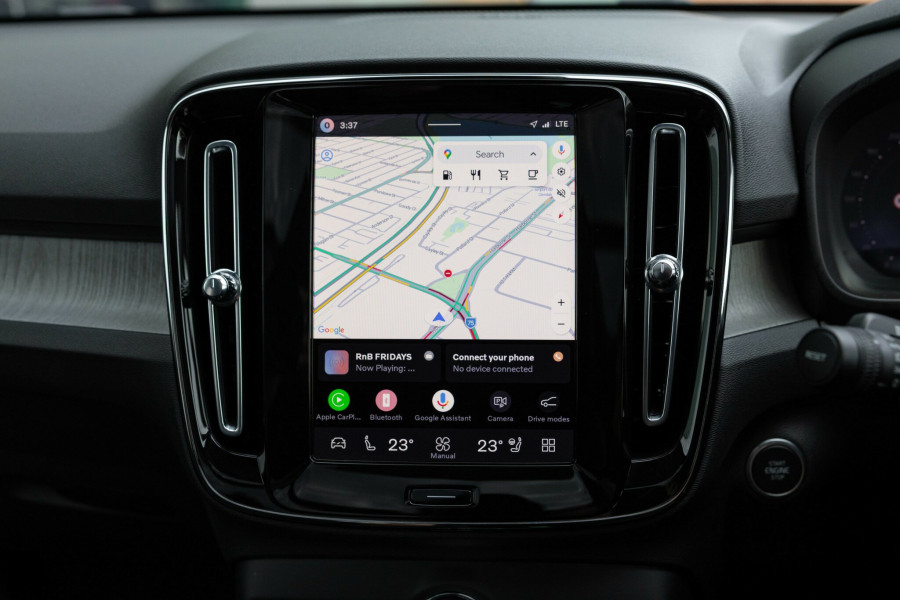 2025 MY26 Volvo XC40 XZ Ultra B4 Dark SUV Image 24