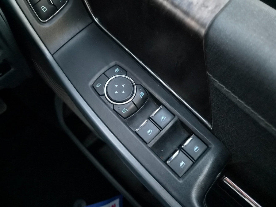 2023 Ford F-150  Lariat Dual Cab Image 26