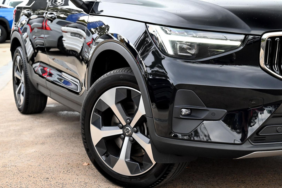 2024 MY25 Volvo XC40 XZ Ultra B4 Bright SUV Image 22