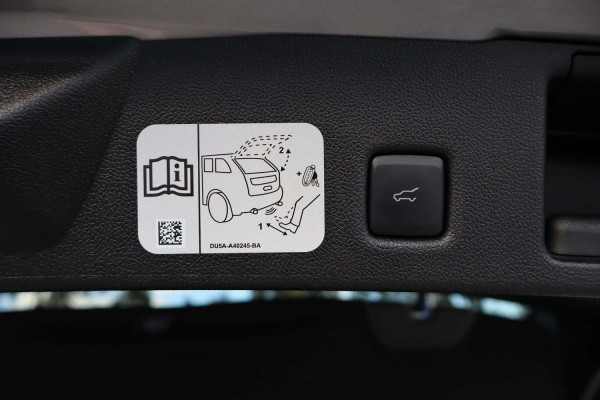 2021 Ford Escape ZH Vignale SUV Image 12