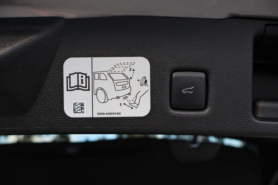 2021 Ford Escape ZH Vignale SUV Image 12
