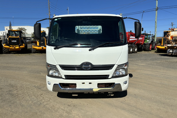 2017 Hino 300 Tray Dropside Image 6