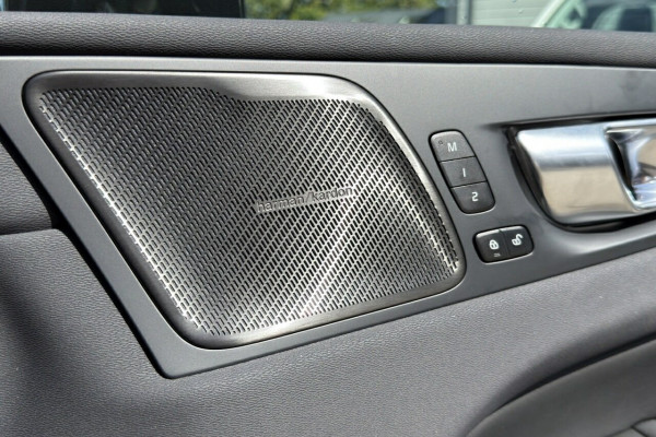 2025 Volvo XC60 UZ Plus T8 Plug-in Hybrid SUV Image 27