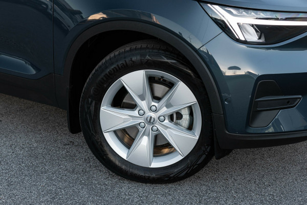 2025 Volvo XC40 XZ Plus B4 SUV Image 10