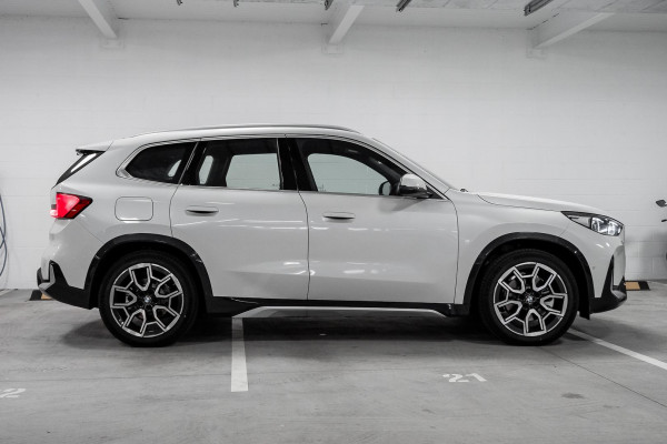 2024 BMW iX1 U11 eDrive20 xLine SUV image 3