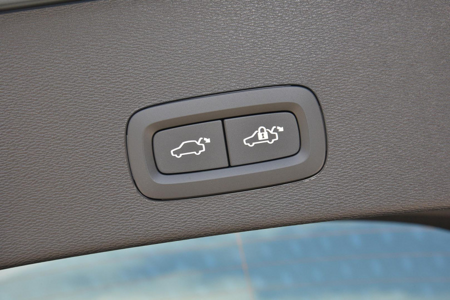 2023 Volvo C40  Recharge Twin SUV Image 13