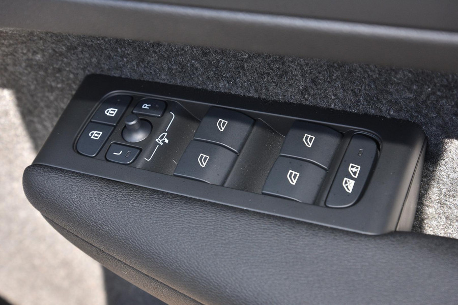 2023 Volvo C40  Recharge Twin SUV Image 14