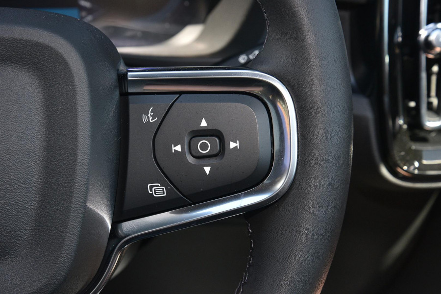 2023 Volvo C40  Recharge Twin SUV Image 17