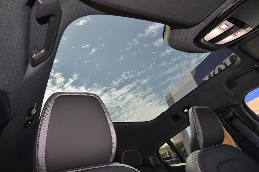 2023 Volvo C40  Recharge Twin SUV Image 7