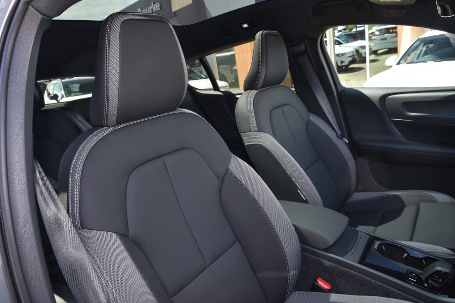 2023 Volvo C40  Recharge Twin SUV Image 8