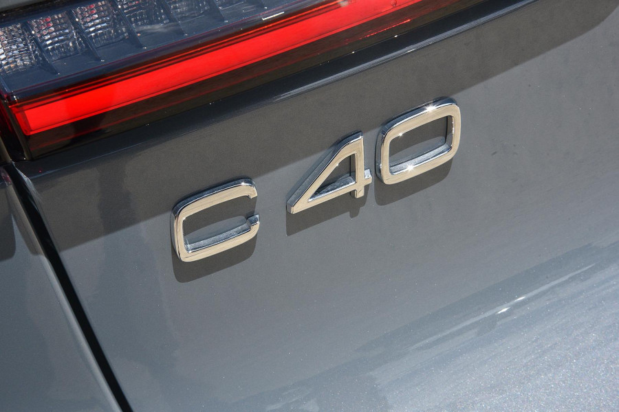 2023 Volvo C40  Recharge Twin SUV Image 9