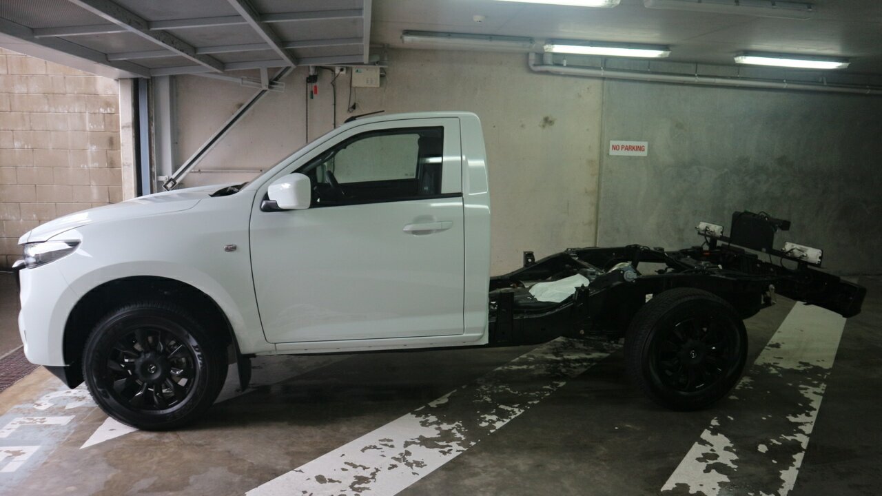2025 Mazda BT-50 TFR40J XT Cab Chassis Image 4