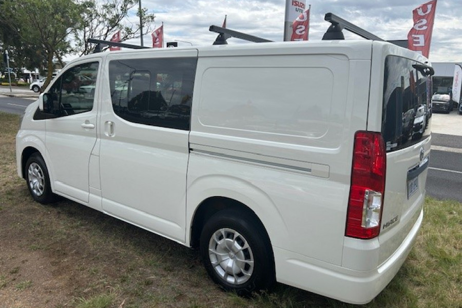 2020 Toyota HiAce GDH300R  Crew Van Image 6