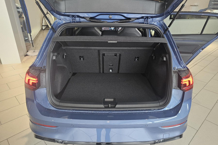 2025 Volkswagen Golf 8.5 110TSI R-Line Hatch Image 9