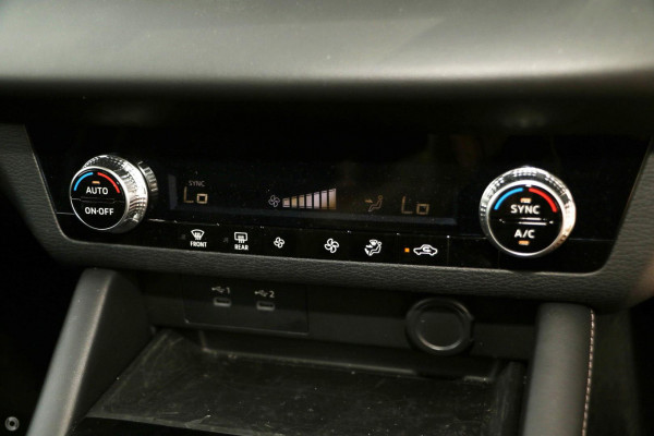 2026 Mitsubishi Outlander ZM ES SUV Image 12