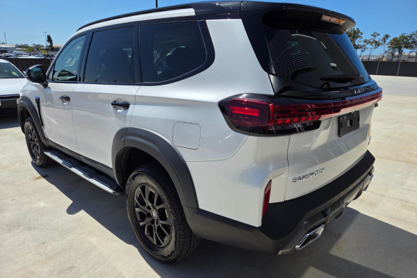 2026 MY25 LDV D90 Executive Wagon Image 5