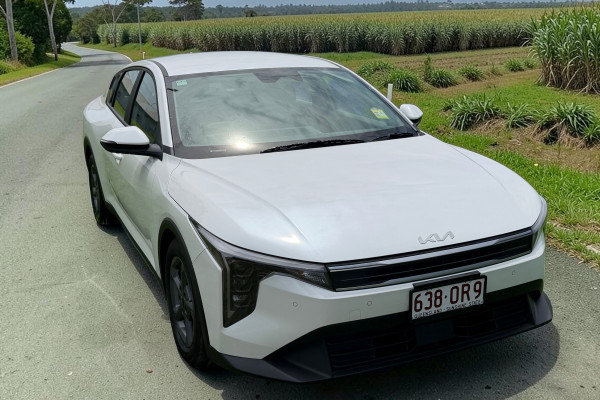 2025 Kia K4 CL4m S Sedan Image 2