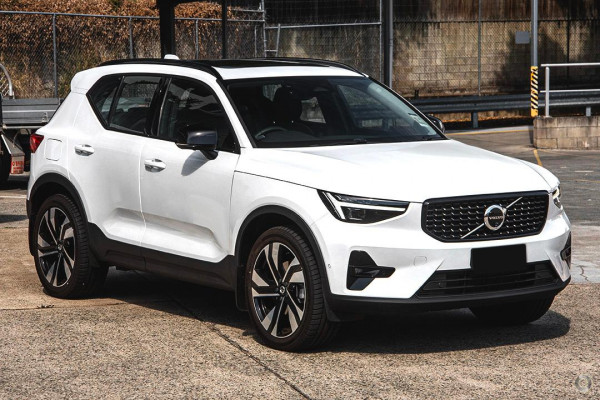 2026 Volvo XC40 XZ Ultra B4 Dark SUV Image 5