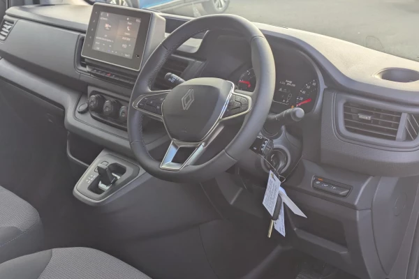 2026 Renault Trafic X82 Pro Van Image 3