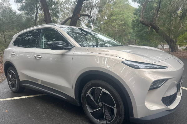 2025 MG MGS5 EV ZS3EM Essence 62 SUV Image 2