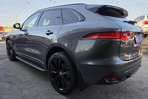 2017 MY18 Jaguar F-PACE X761 25t R-Sport SUV Image 11