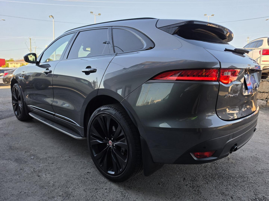 2017 MY18 Jaguar F-PACE X761 25t R-Sport SUV Image 11