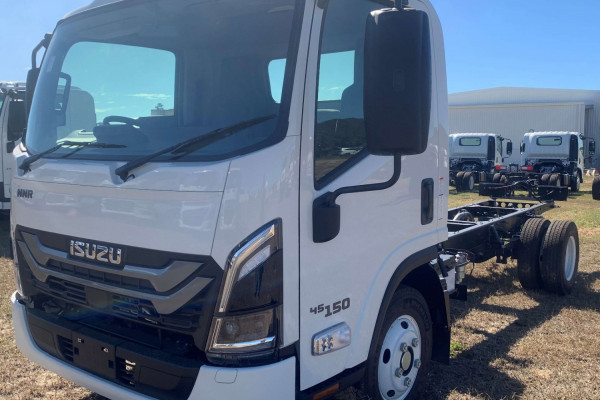 2026 Isuzu NNR 45-150 DT D34 Cab Chassis Image 3