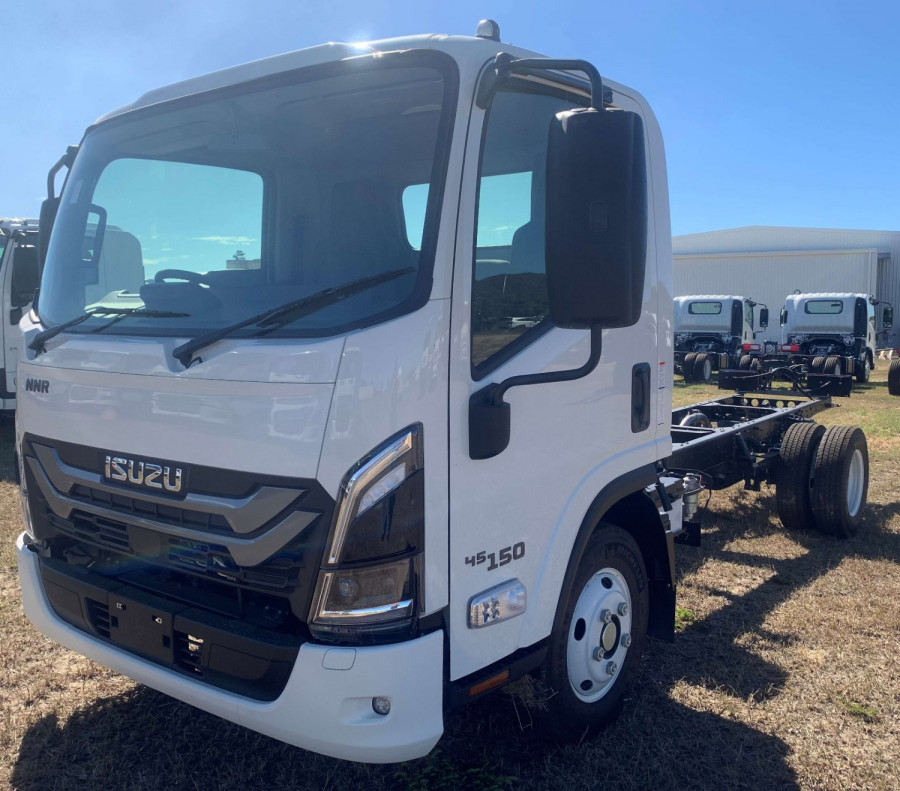 2026 Isuzu NNR 45-150 DT D34 Cab Chassis Image 3