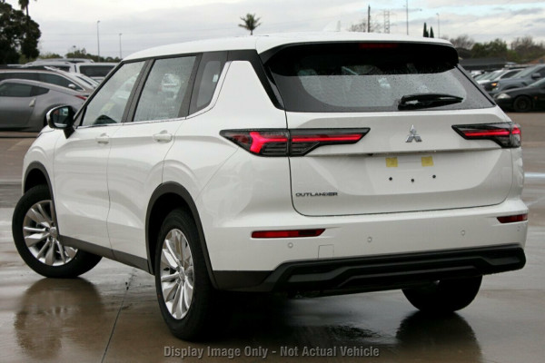 2026 MY25 Mitsubishi Outlander ZM ES SUV Image 3