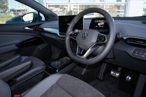 2025 Volkswagen ID. 5 E2 Pro SUV Image 9