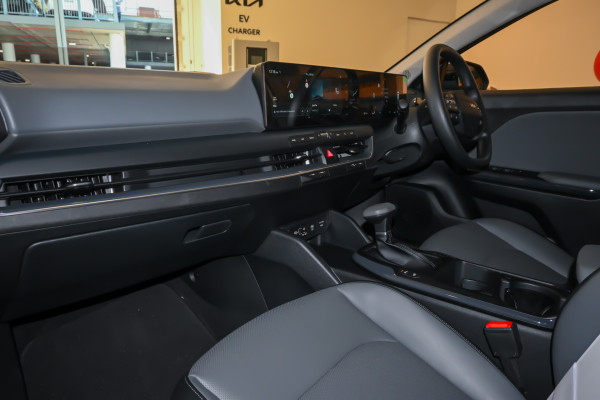 2026 Kia K4 CL4m Sport+ Hatch image 8