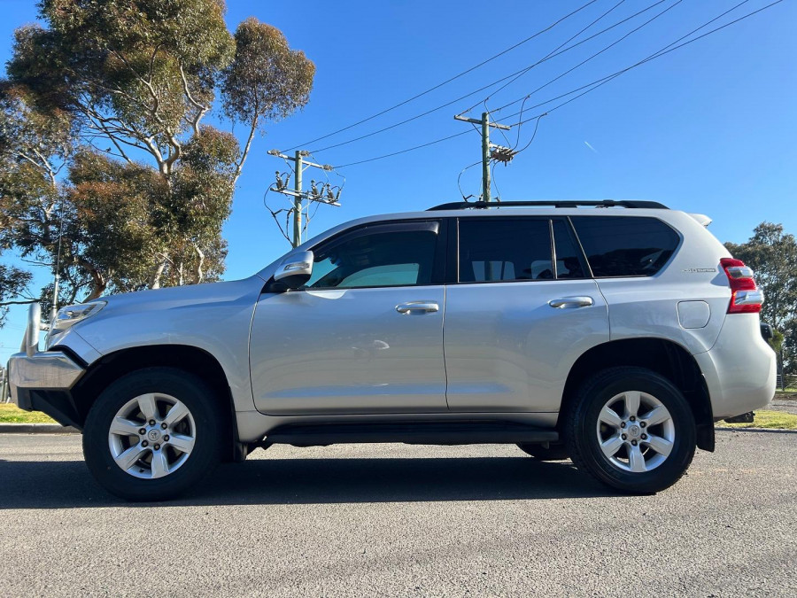2014 Toyota LandCruiser Prado GDJ150R GXL SUV Image 3