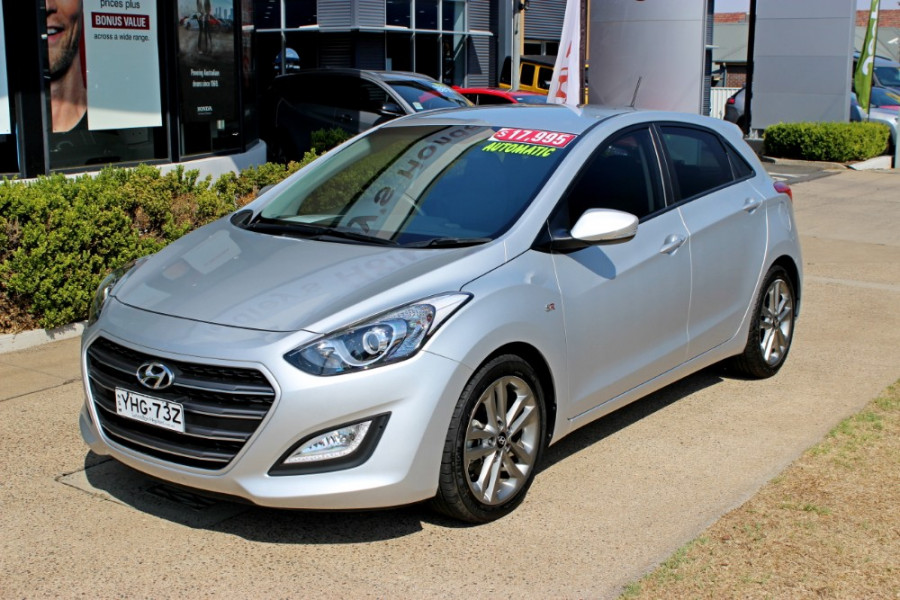 2015 MY16 Hyundai i30 GD3 Series II SR Hatchback