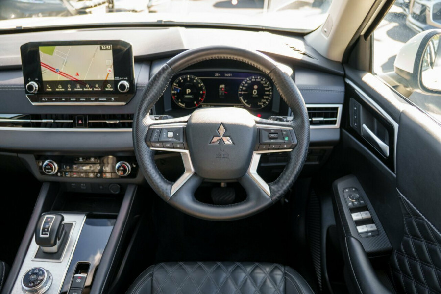 2023 MY24 Mitsubishi Outlander ZM Exceed SUV Image 11