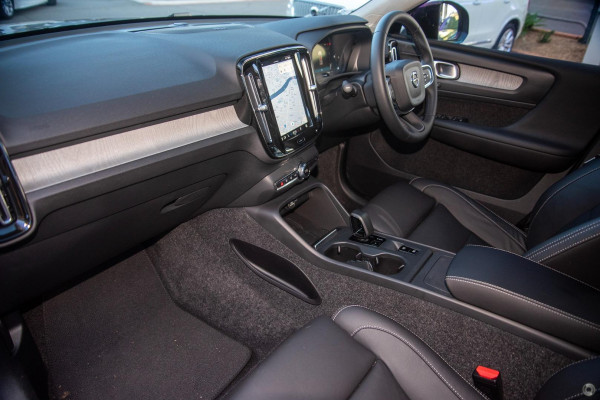 2026 Volvo XC40 XZ Plus B4 SUV Image 6
