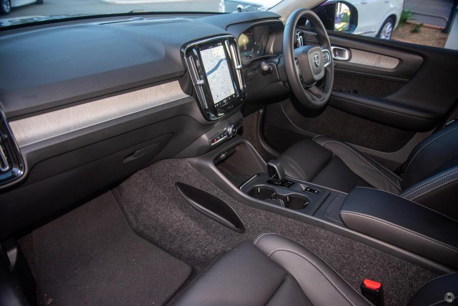 2026 Volvo XC40 XZ Plus B4 SUV Image 6