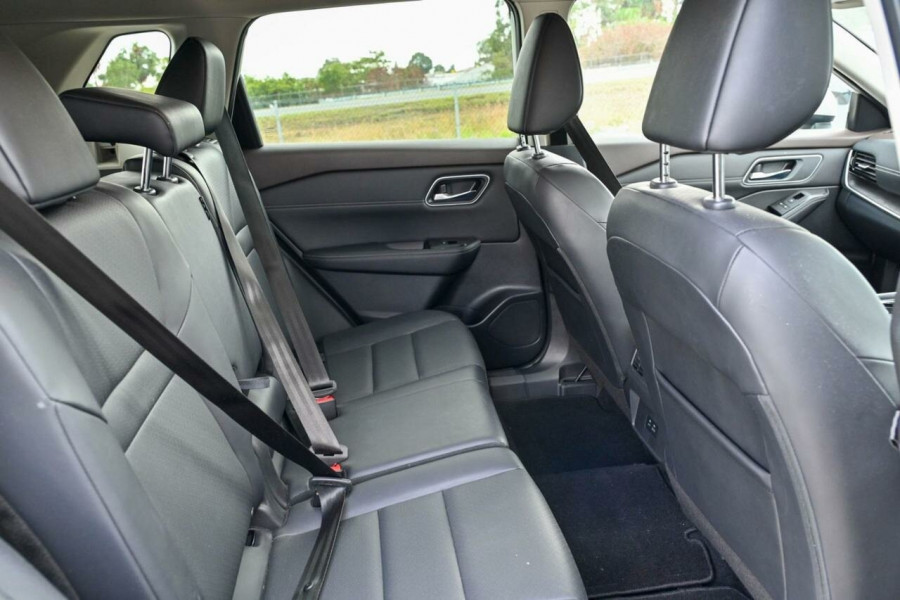 2025 Nissan X-Trail T33 ST-L SUV Image 6