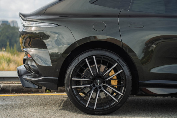 2023 Aston Martin DBX 707 SUV Image 9